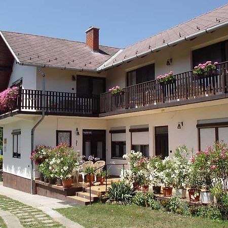Apartman Berki Margit ヘーヴィーズ エクステリア 写真