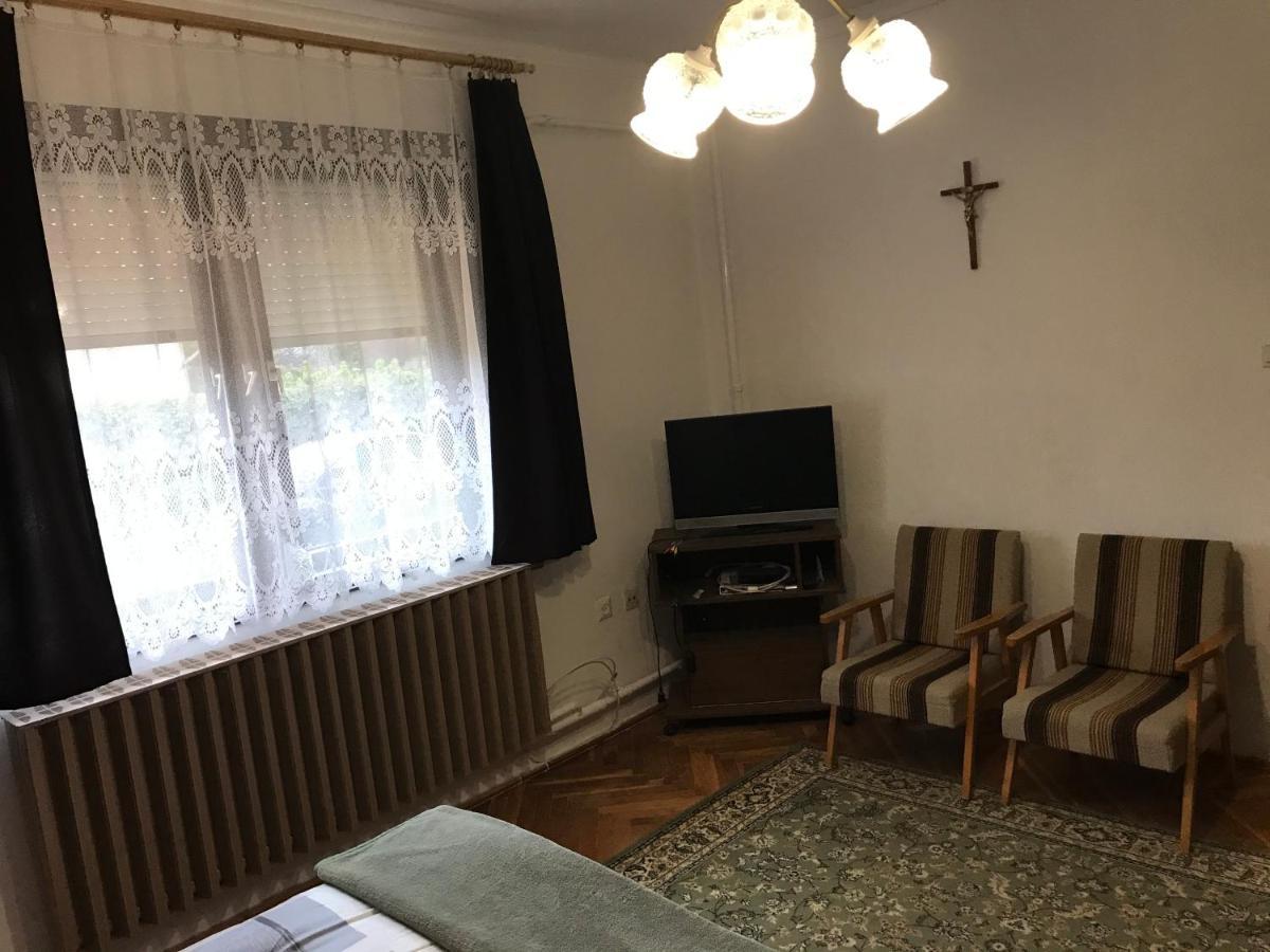 Apartman Berki Margit ヘーヴィーズ エクステリア 写真