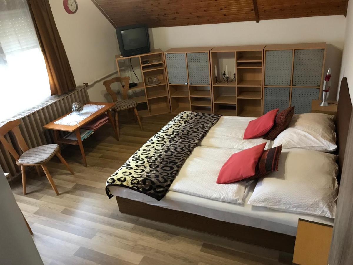 Apartman Berki Margit ヘーヴィーズ エクステリア 写真