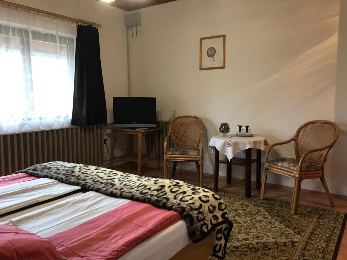 Apartman Berki Margit ヘーヴィーズ エクステリア 写真
