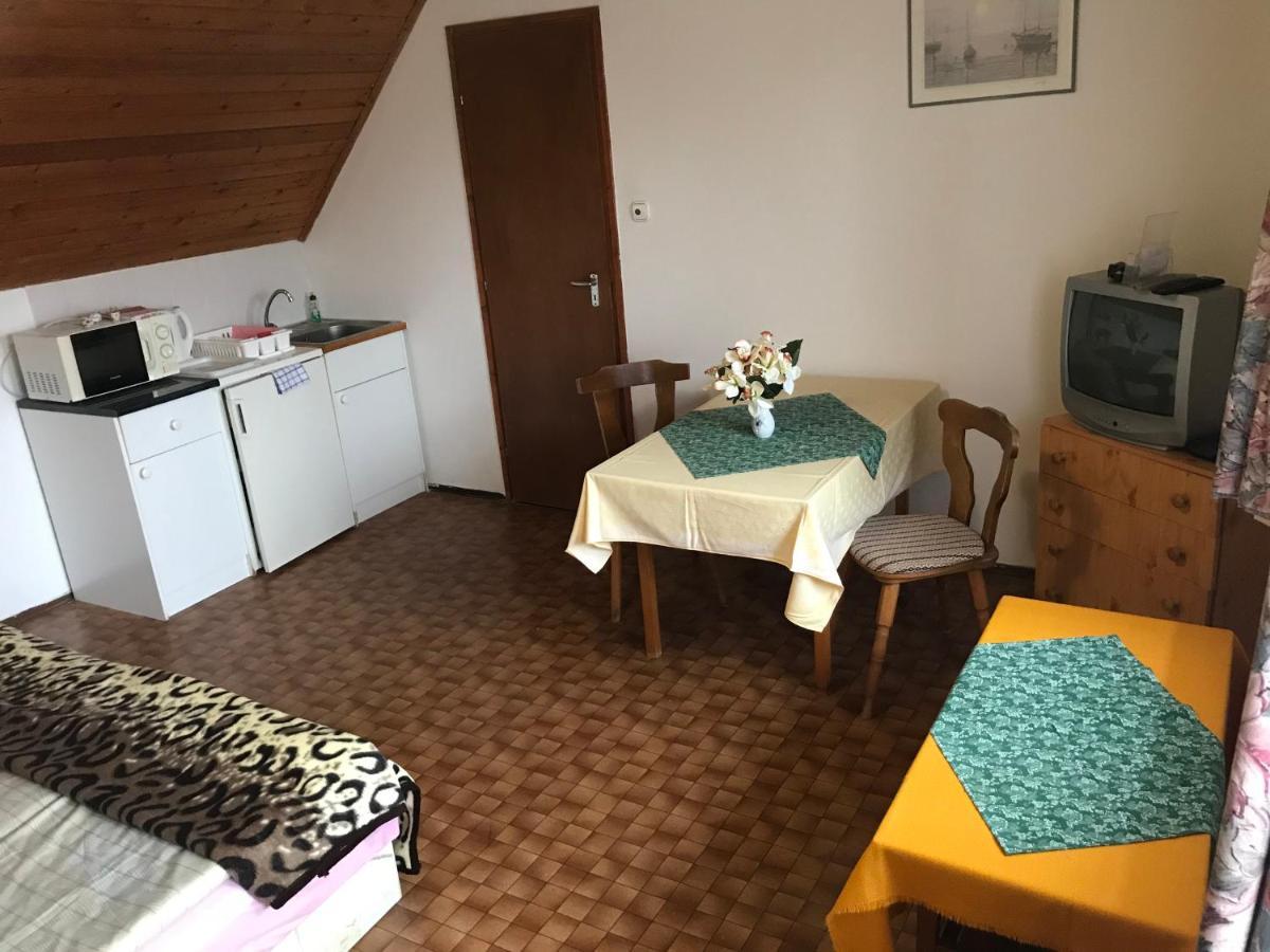 Apartman Berki Margit ヘーヴィーズ エクステリア 写真