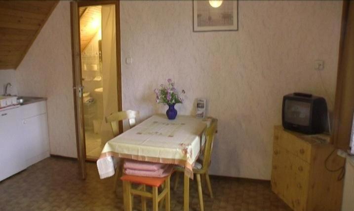 Apartman Berki Margit ヘーヴィーズ エクステリア 写真